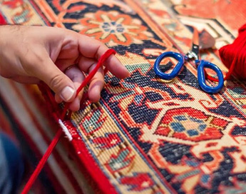 خدمات تخصصی و حرفه ای رفوی فرش در قالیشویی الهیه مشهد 